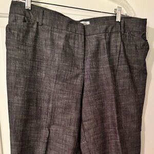 Cute dress capri. 22” inseam size 14 cute buttons on the bottom.